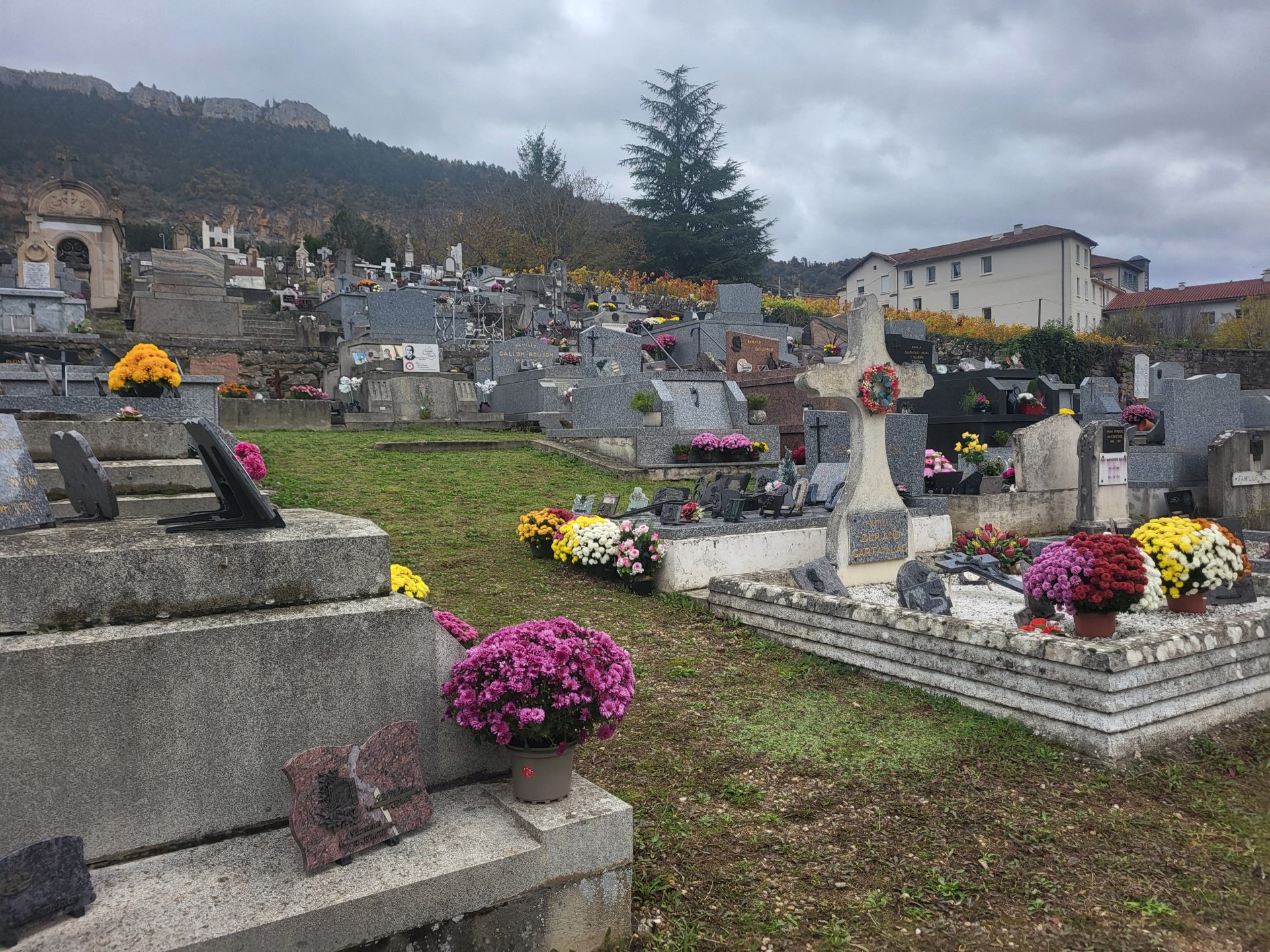 Lire la suite à propos de l’article Procédure de reprise de concessions au cimetière de Rivière-sur-Tarn